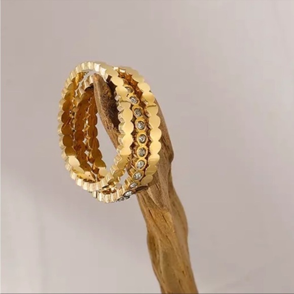 New 18k Gold Plated Royal Crown CZ Stackable Ring Set - Picture 10 of 14